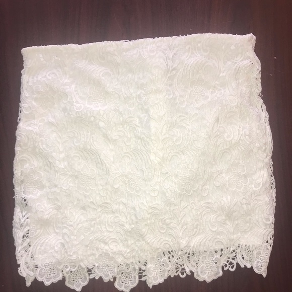 White Lace Mini Skirt - Picture 3 of 4